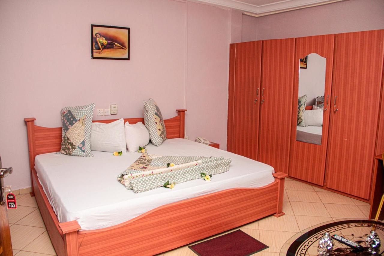 Nbangba Hotel テチマン エクステリア 写真