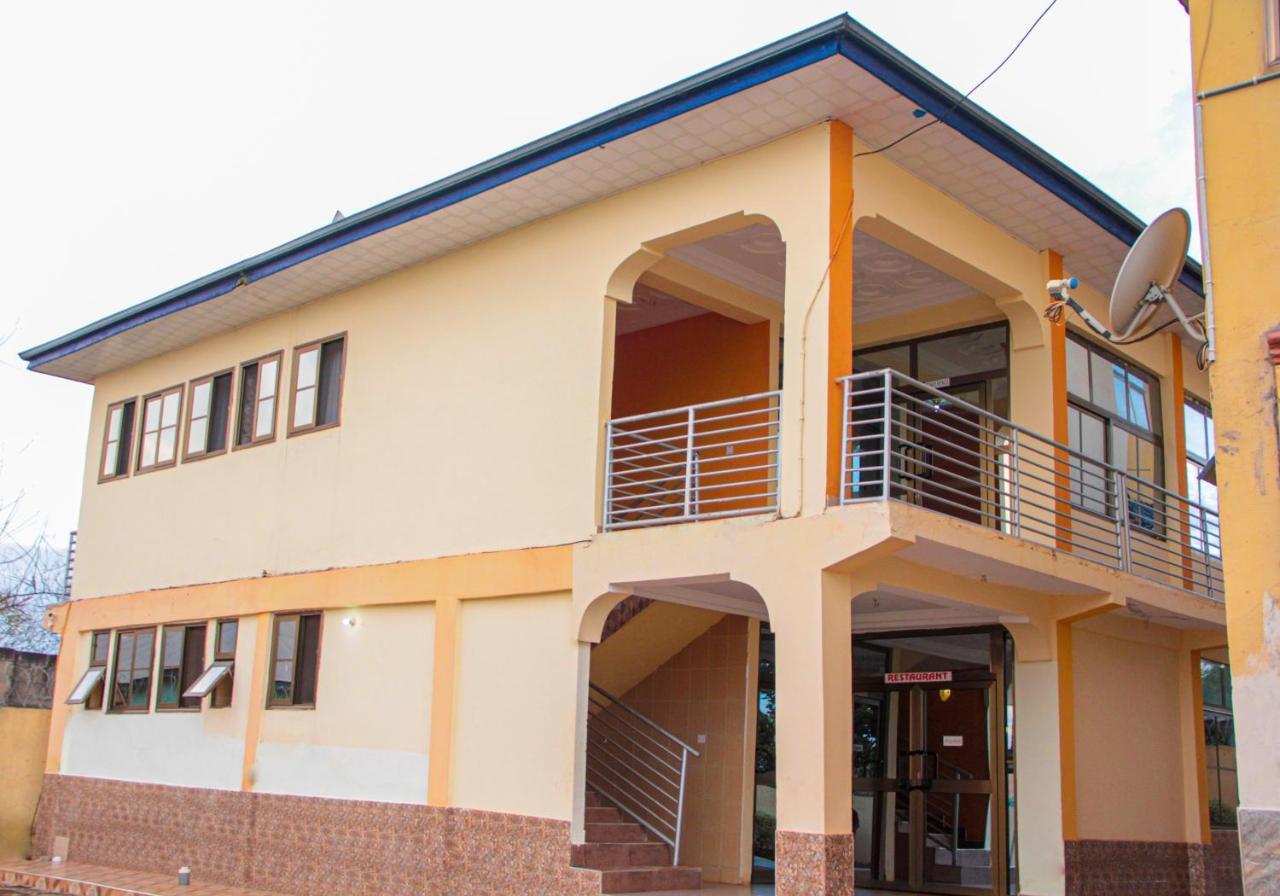 Nbangba Hotel テチマン エクステリア 写真