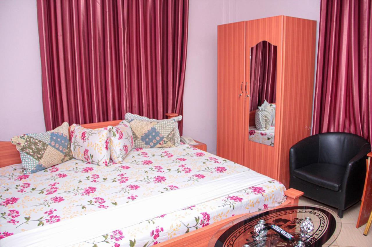 Nbangba Hotel テチマン エクステリア 写真